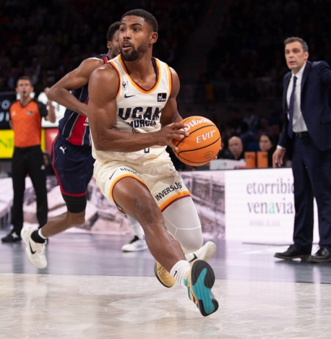 El UCAM Murcia zanja el caso DeJulius: ratifica su contrato y lo cede al Besiktas