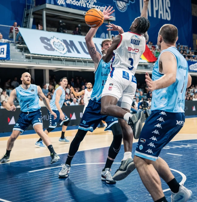 El Obradoiro regresa a la Liga Endesa remontando trece puntos en Andorra (85-90)