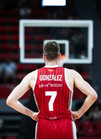 Casademont Zaragoza Edges La Laguna Tenerife in Thrilling Preseason Battle (86-84)