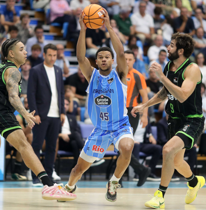 Rasier Bolton, Brandon Childress y Alonzo Verge, puntos y creatividad estadounidense para el curso dorado del baloncesto gallego