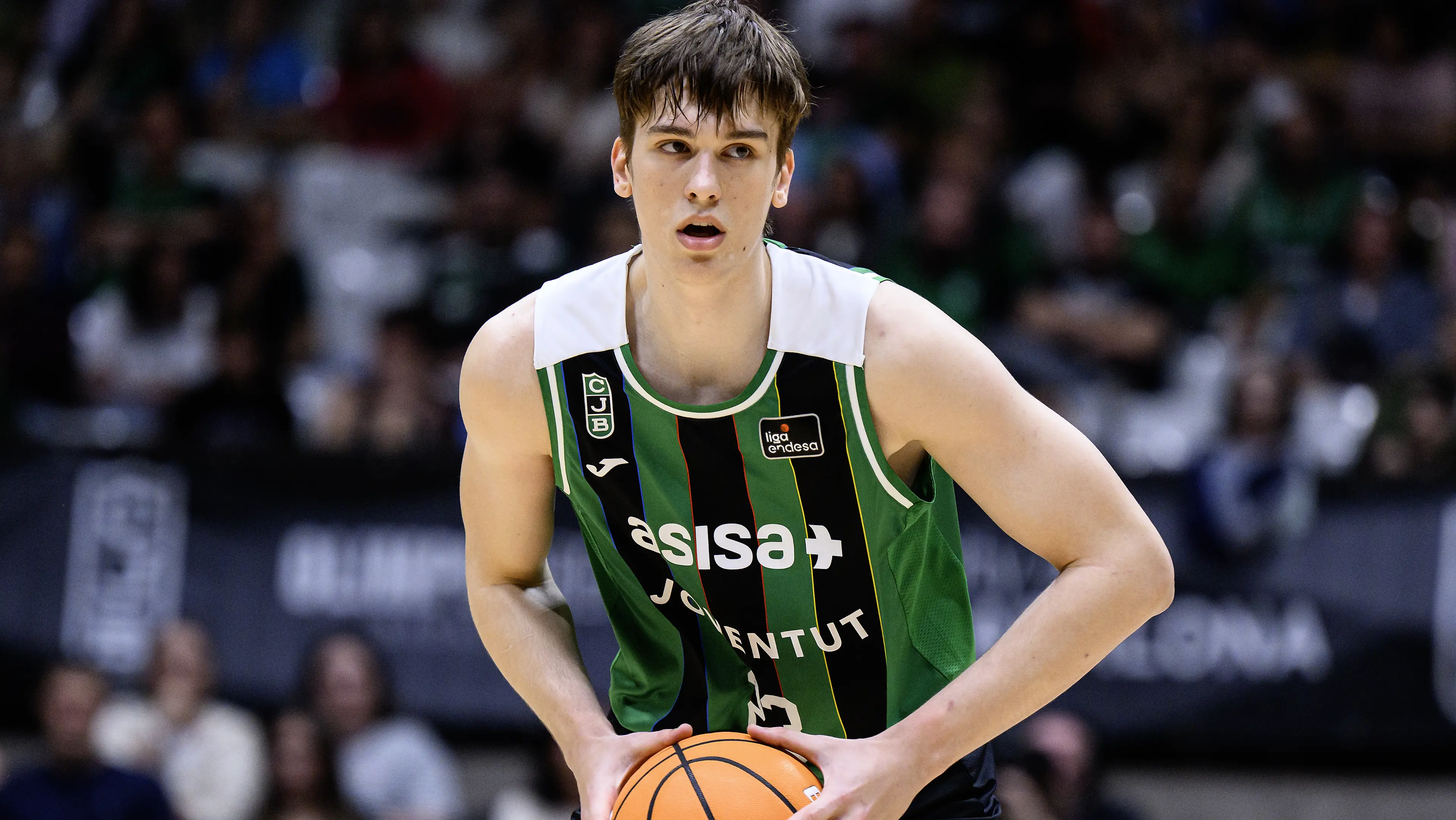 El Baskonia sondea a Michael Ruzic si el lío de la NCAA le impide llegar a LSU