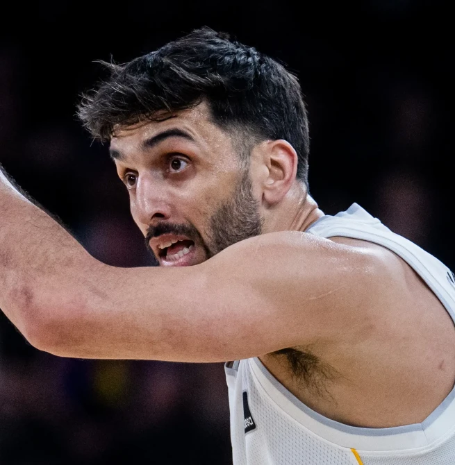 El Real Madrid abusa de un diezmado Baskonia (121-80)