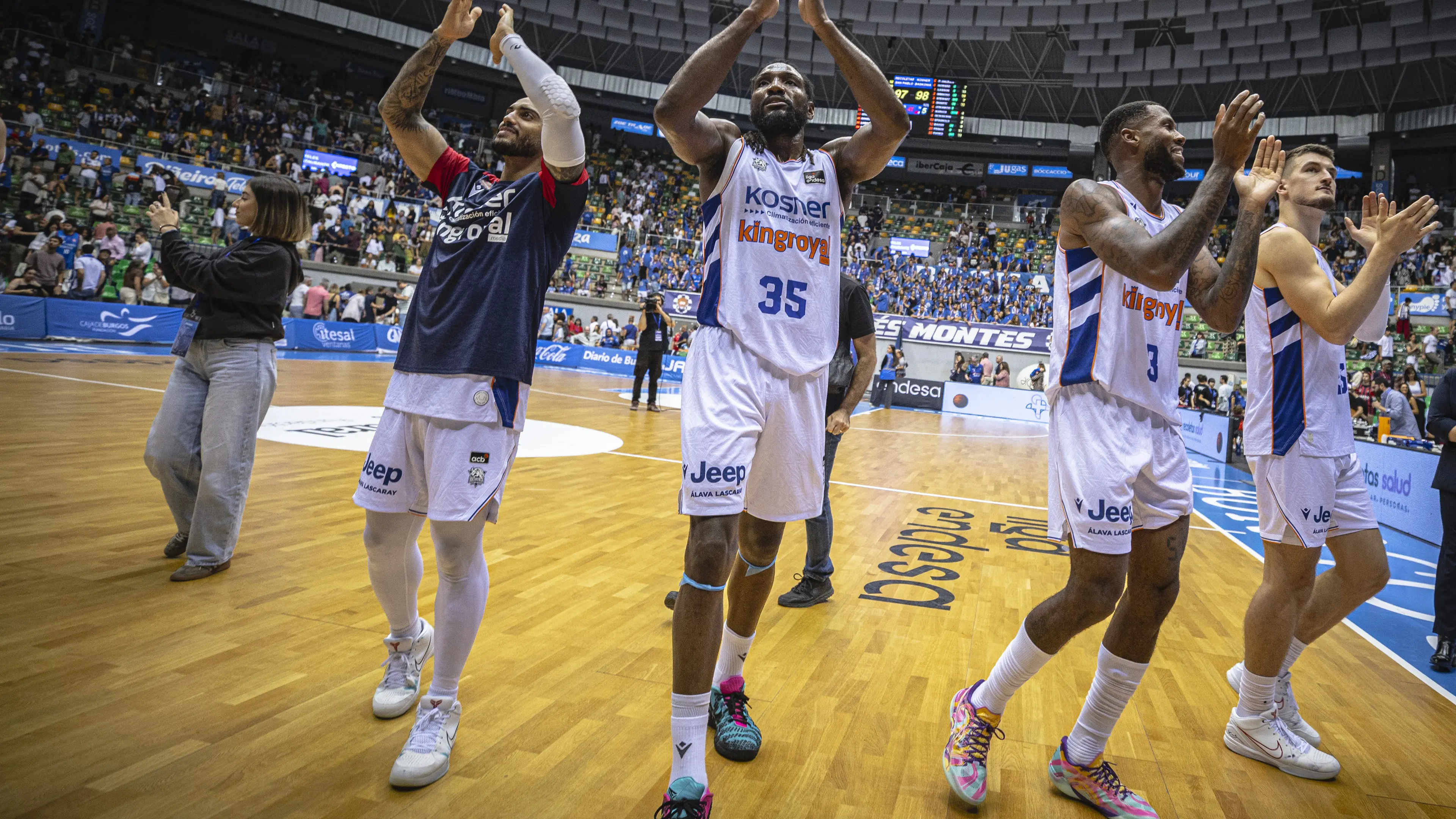 El Baskonia remonta nueve puntos en dos minutos y gana en Burgos con un 2+1 de Baugh (97-98)