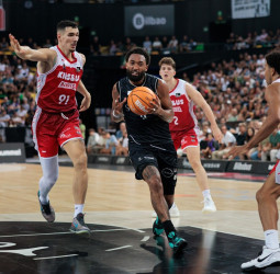 El Surne Bilbao arranca la Liga Endesa arrollando al Manresa en Miribilla (107-92)