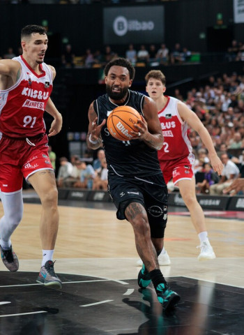 El Surne Bilbao arranca la Liga Endesa arrollando al Manresa en Miribilla (107-92)