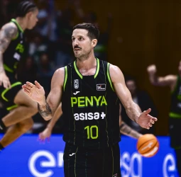 Laprovittola guía a la Penya a la final de la Supercopa (96-84)