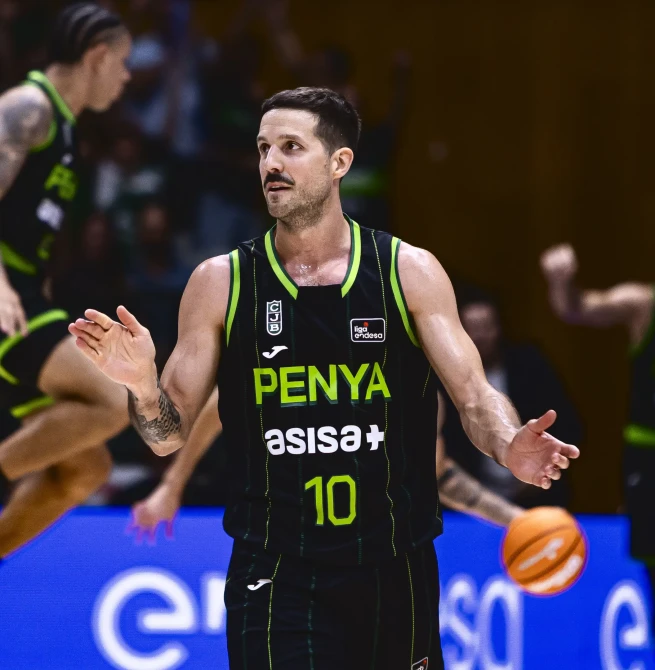 Laprovittola guía a la Penya a la final de la Supercopa (96-84)