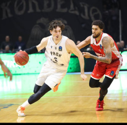 El Manresa aguanta tres cuartos y se rompe en el último (93-78)