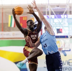 El UCAM Murcia encadena su tercera victoria holgada y se lleva el Memorial de San Javier (91-65)