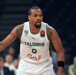 Ibon Navarro se estrena en Belgrado con derrota ante un Zalgiris sostenido por Valanciunas (77-83)