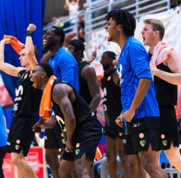 Estudiantes gana el derbi de la pretemporada frente a Fuenlabrada 100-90
