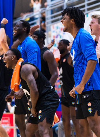 Estudiantes gana el derbi de la pretemporada frente a Fuenlabrada 100-90