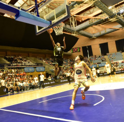 Leyma Básquet Coruña remonta al Ourense y se clasifica para la final de la Copa Galicia (94-89)