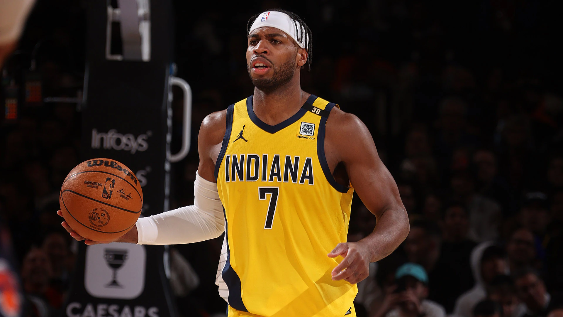 Buddy Hield, traspasado a los Hornets