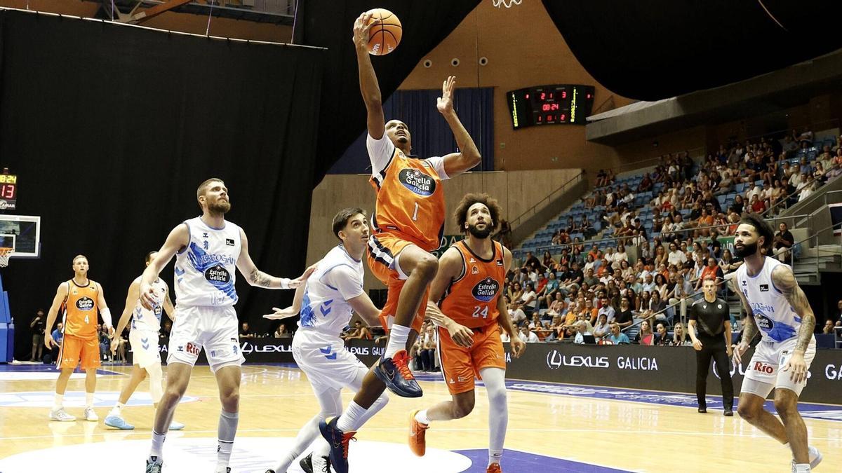 El Leyma Coruña conquista la Copa Galicia arrollando al Breogán (102-93)