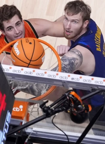 El Barça sabe sufrir y se convierte en el segundo finalista de la Supercopa (86-87)
