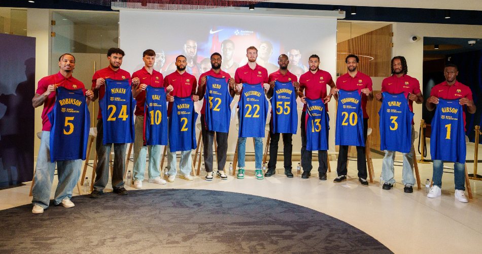 El Barça presenta once fichajes y afronta el curso con solo cuatro supervivientes