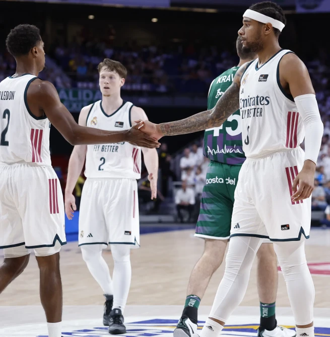 El Real Madrid comienza la temporada en casa con victoria sufrida frente a Unicaja, 89-87