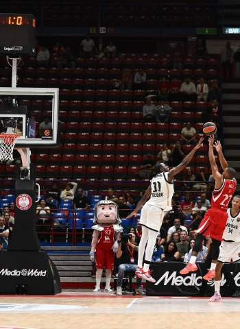 Devon Hall decide el derbi italiano sobre la bocina (87-85)