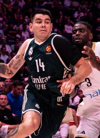 McKinley Wright's Last-Minute Three-Pointer Stuns Real Madrid in Dubai (78-77)