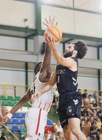 El Surne Bilbao se estrena con una victoria clara ante el Alega Cantabria (103-81)