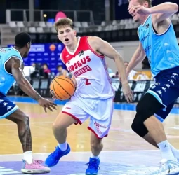 Manresa se rehace de un mal inicio y derrota a Morabanc Andorra en su debut en la LLiga Catalana (74-83)