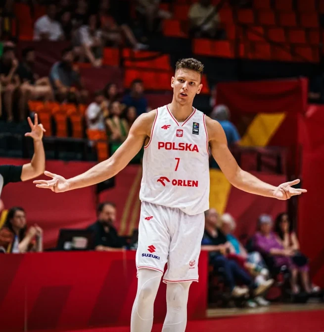 Los Knicks firman a Igor Milicic Jr. con un Exhibit 10 para el campus de pretemporada