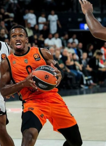 TJ Shorts Decides in Istanbul as Valencia Begins EuroLeague with Thrilling Victory (94-96)