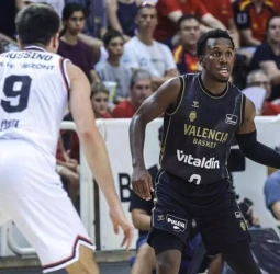 El Valencia Basket estrena la era de Xavi Albert con victoria ante el Casademont (88-81)