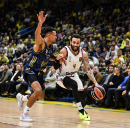 El Fenerbahce arrolla al Bayern en Estambul (100-76)