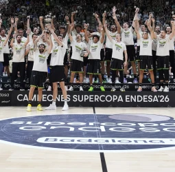 La Penya se proclama campeona de la Supercopa en Badalona (101-87)