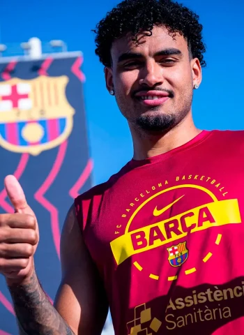 Justin Minaya apuntala la defensa del Barça