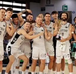 El Surne Bilbao gana la Euskal Kopa en Vitoria y cierra su pretemporada invicto (85-99)