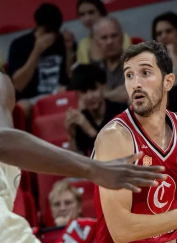 El Casademont se presenta ante su público con victoria sobre el UCAM Murcia (87-72)