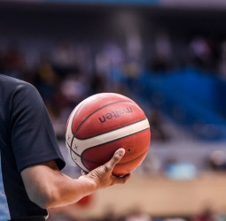 Las nuevas reglas de la FIBA entran en vigor el 1 de octubre: cambia el tiro y desaparece la antideportiva