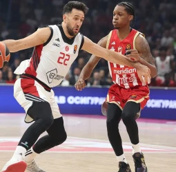 Micic hunde al Estrella Roja de Ibon Navarro (80-81)