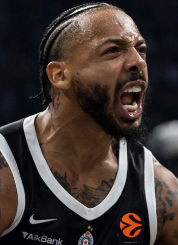 Carlik Jones Dismantles Olimpia Milano in Fourth Quarter as Partizan Closes Opening Day with Victory (92-76)