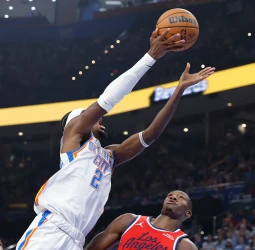 Noche NBA: 52 de Dončić, primera derrota de los 76ers y susto con Jalen Williams