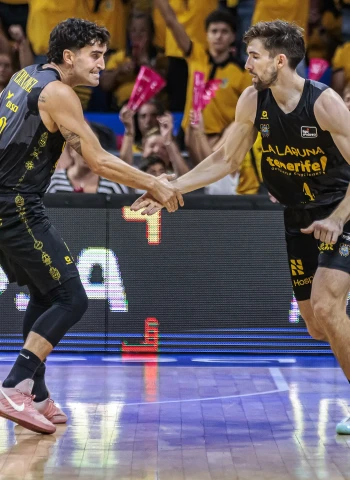 Kyle Guy Leads La Laguna Tenerife Comeback Over Baskonia (82-77)