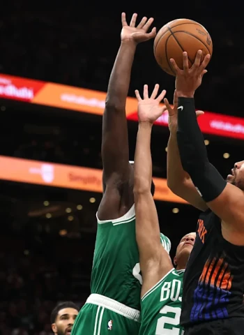 Tatum decide con 36 puntos y los Celtics ganan a los Knicks (103-107)