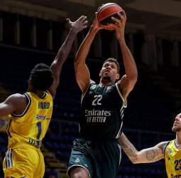 El Real Madrid remonta al Maccabi con 21 triples (99-113)