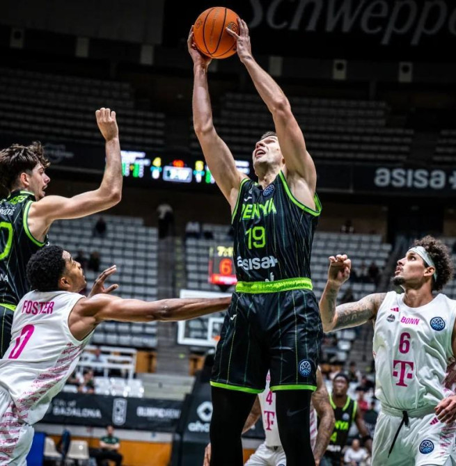 El Joventut gana al Bonn y lidera su grupo (76-74)