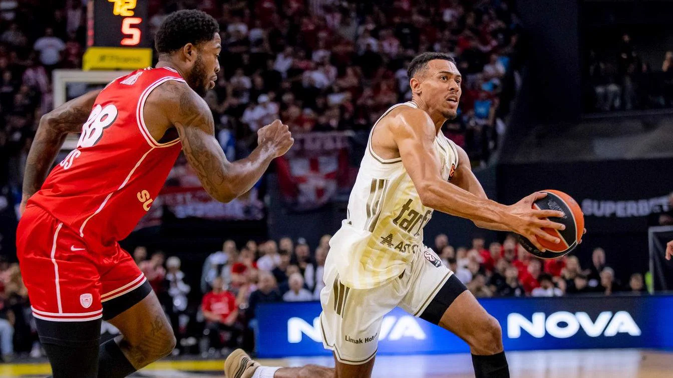 Fenerbahçe Stages Comeback to Win at Olympiacos (61-64)