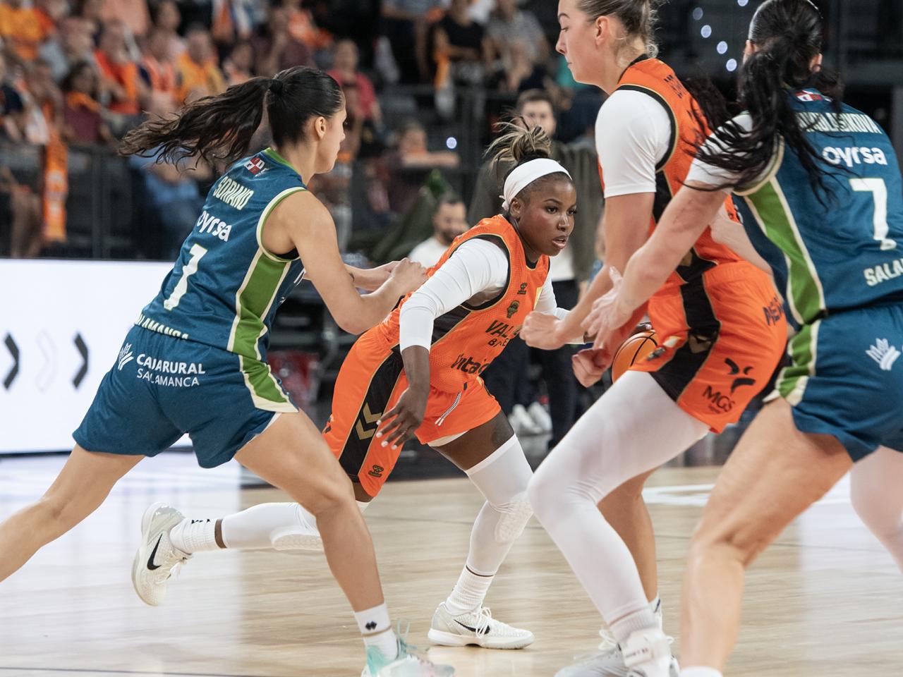 Valencia Basket se recupera con solvencia del tropiezo en Mallorca a costa de Avenida