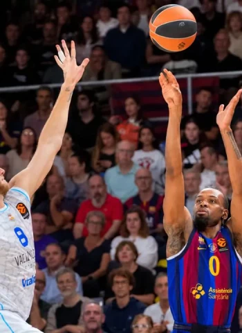 El Barça sigue creciendo derrotando a un combativo Valencia Basket (98-94)