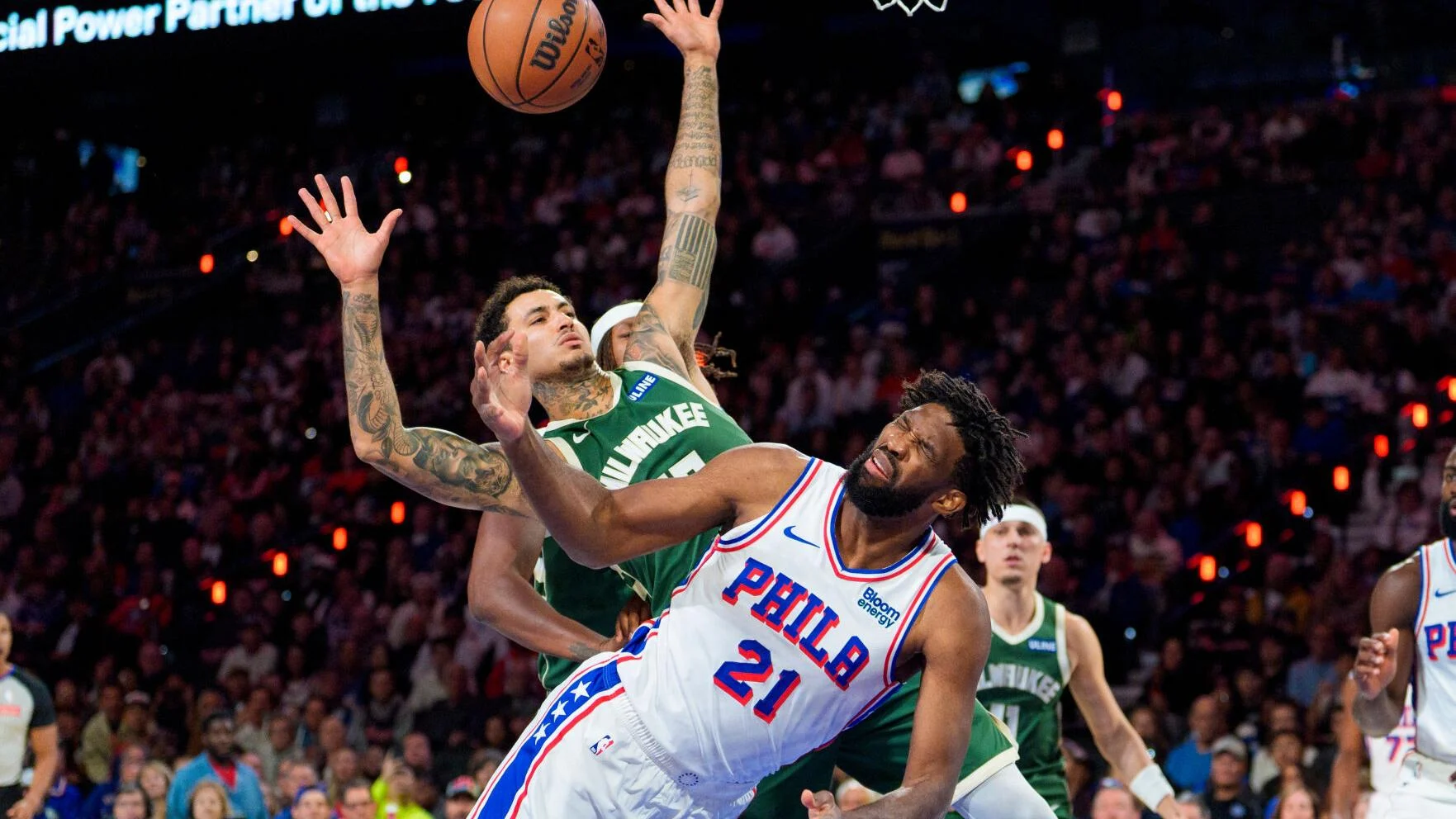 Embiid firma un triple-doble y los 76ers siguen invictos (116-127)