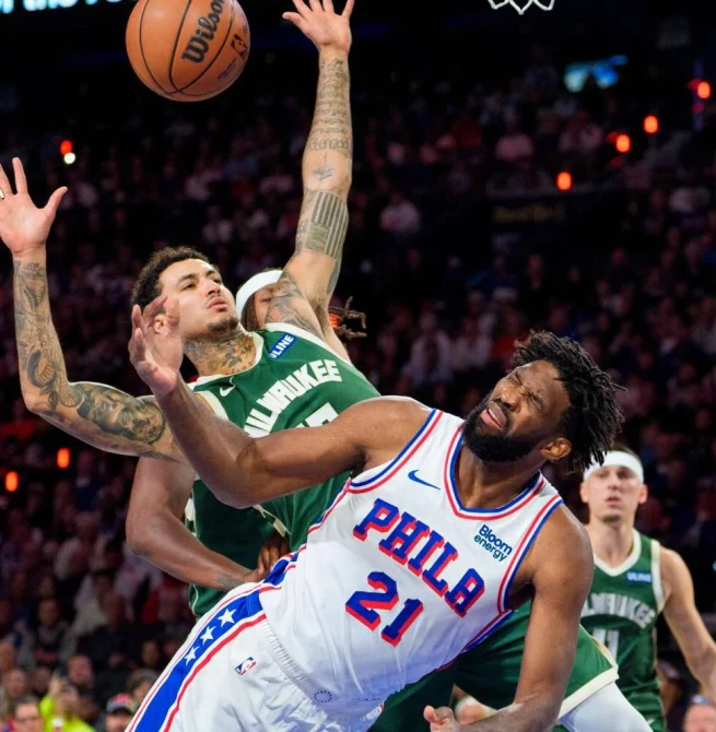Embiid firma un triple-doble y los 76ers siguen invictos (116-127)