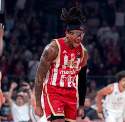 Mike James se lesiona en la derrota del Efes en Belgrado (77-72)