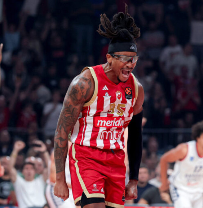 Mike James se lesiona en la derrota del Efes en Belgrado (77-72)