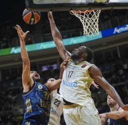El Fenerbahce gana a Dubái (76-66) y sigue invicto